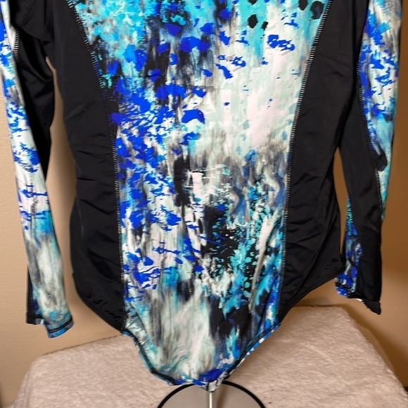 SWIM Suit Size 2XL - Picture 7 of 9